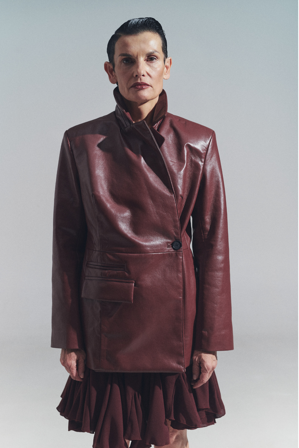 Бордовий піджак з екошкіри