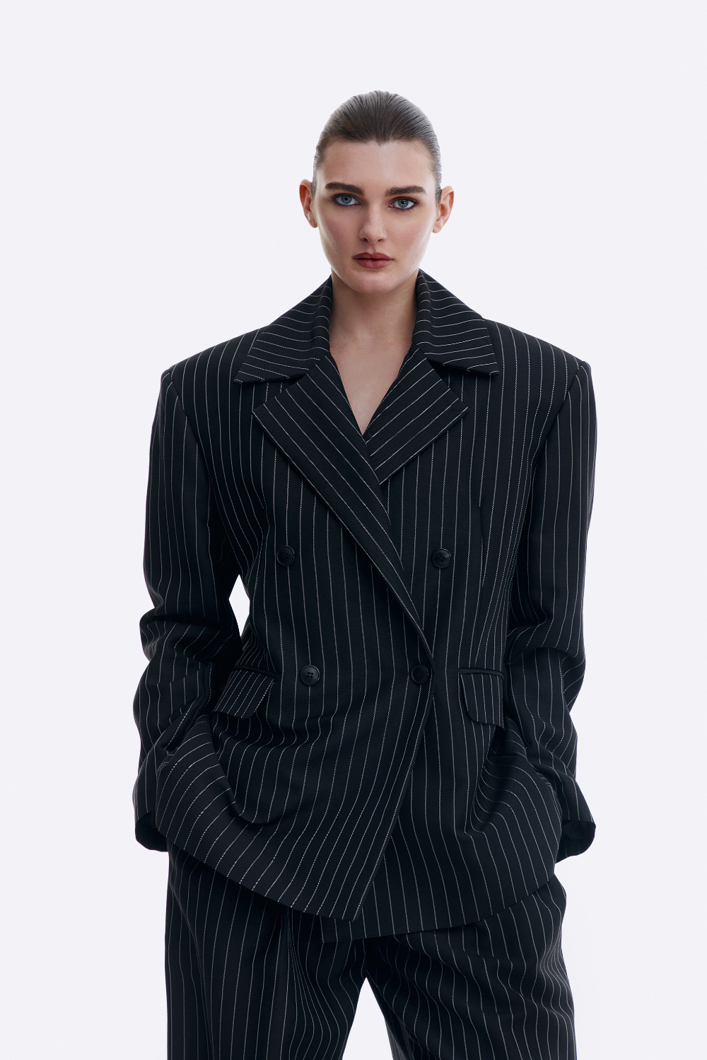 Жакет чорний у смужку