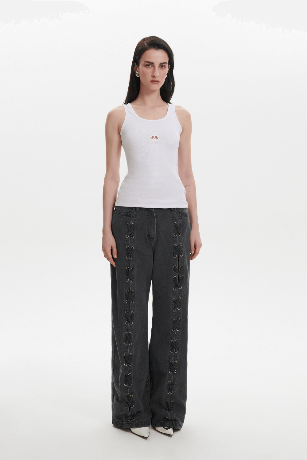 жіноча біла майка ambitna