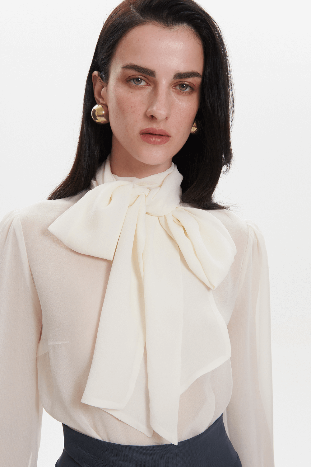 Blouse with a bow, milky