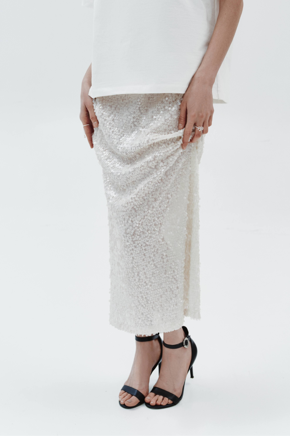 Skirt with sequins