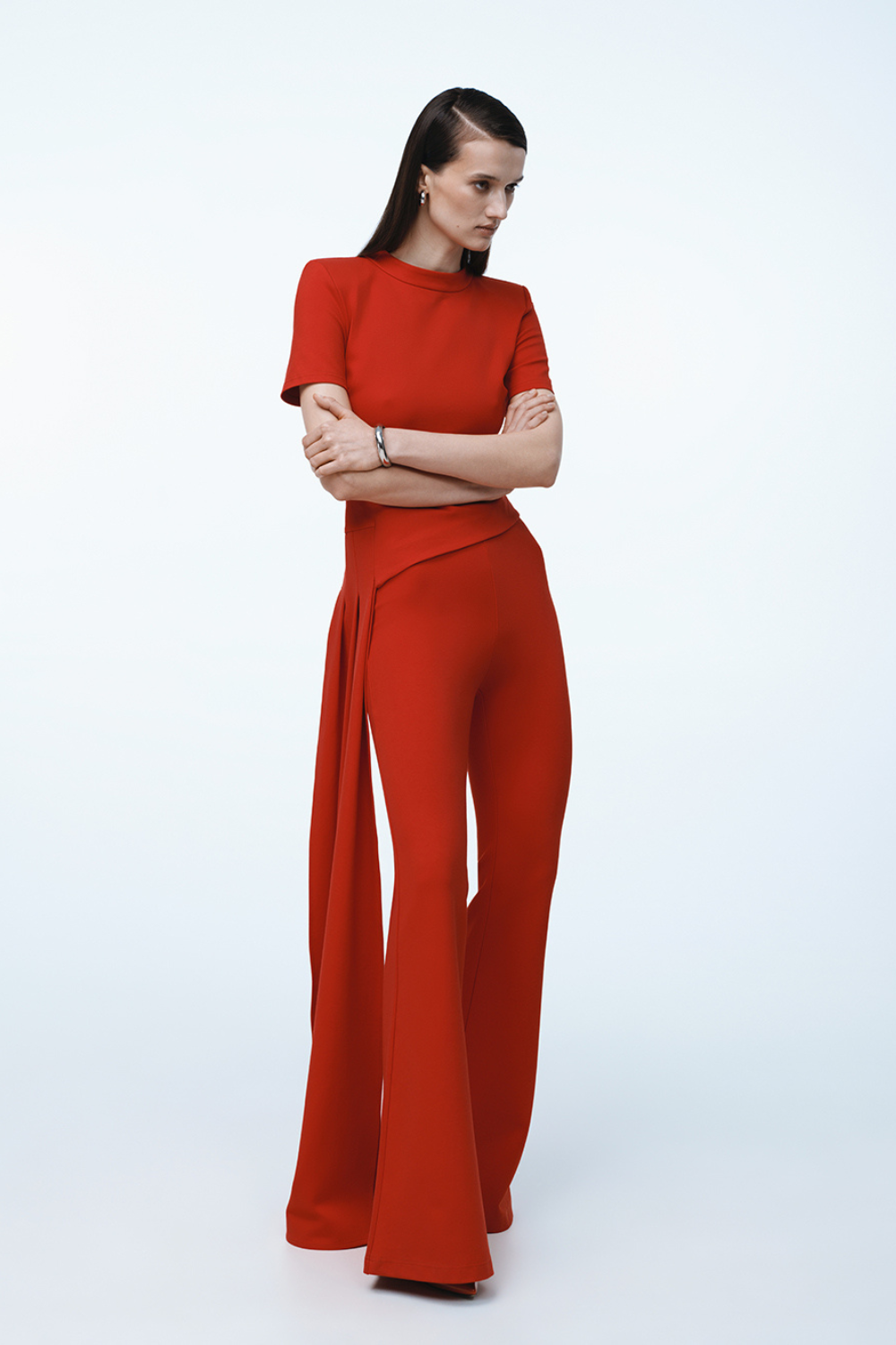 Костюм червоний з віскози з довгим паском