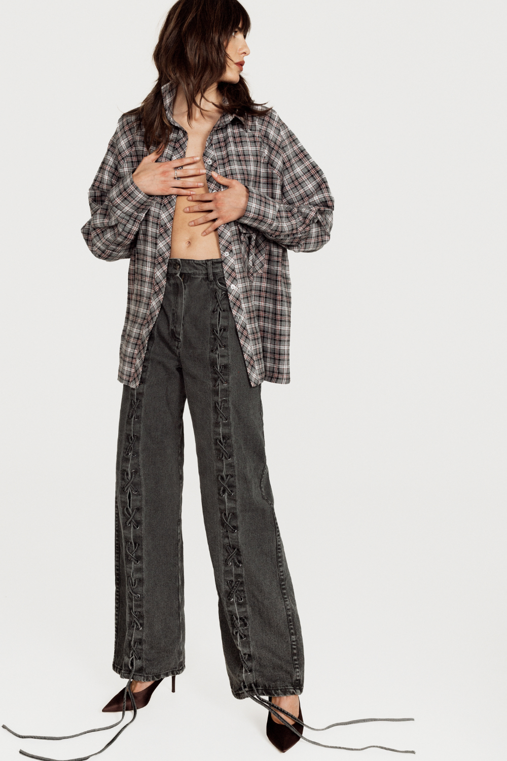 Jeans with laces
