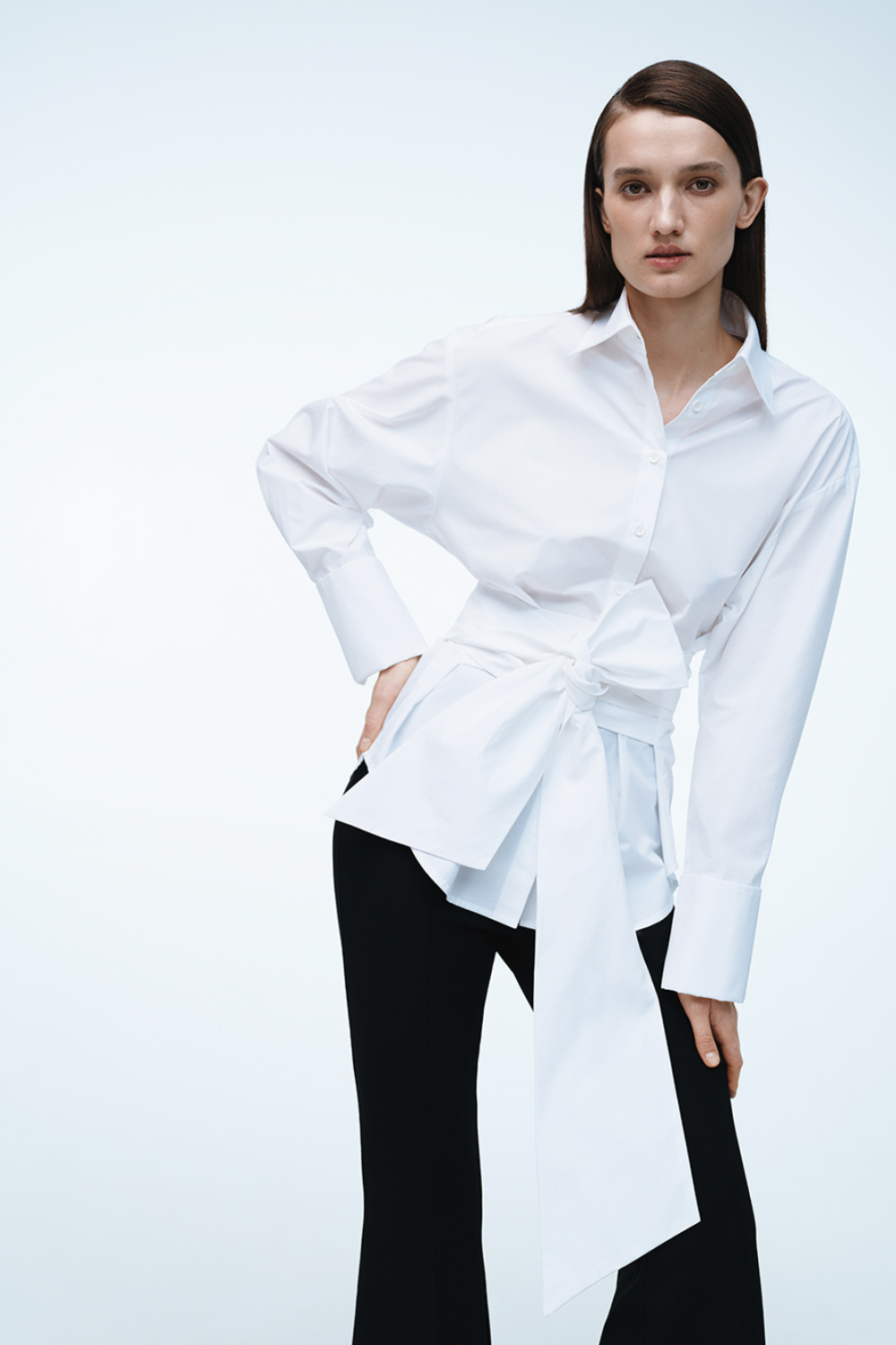 Сорочка з котону з довгими пасками на талії і запонками на рукавах